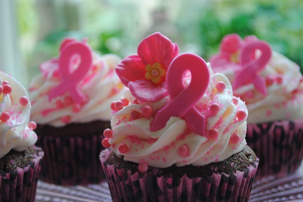 breast-cancer-cupcakes