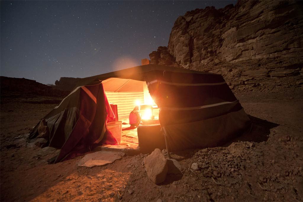 camping-under-stars